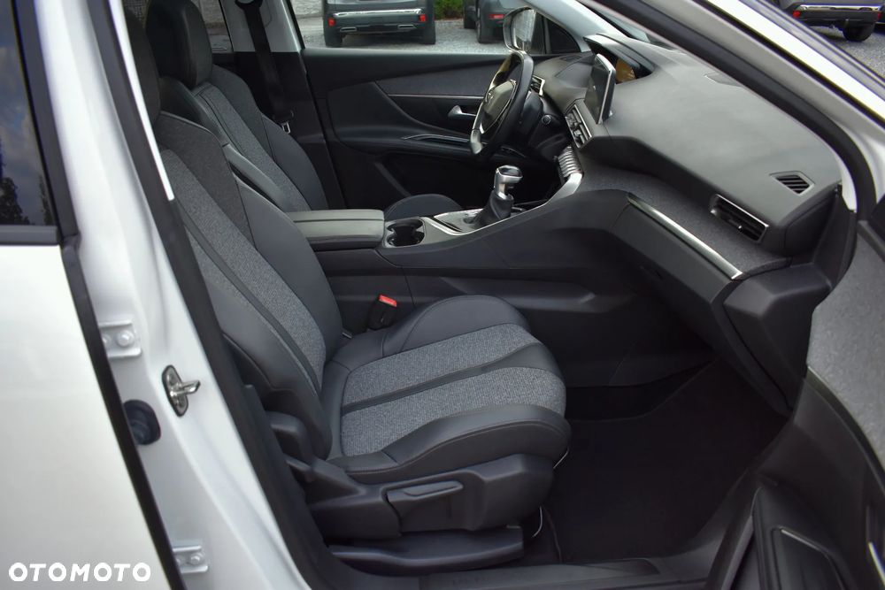 Peugeot 5008 BlueHDi 130 Allure Pack - 33