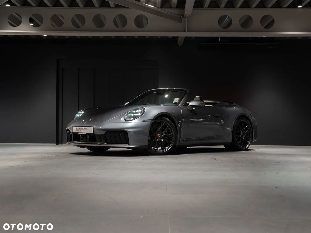 Porsche 911 Carrera GTS - 1