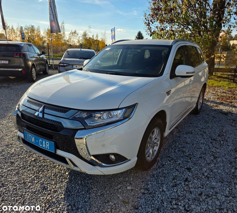 Mitsubishi Outlander 2.4 4WD Plug-In Hybrid Diamant - 2