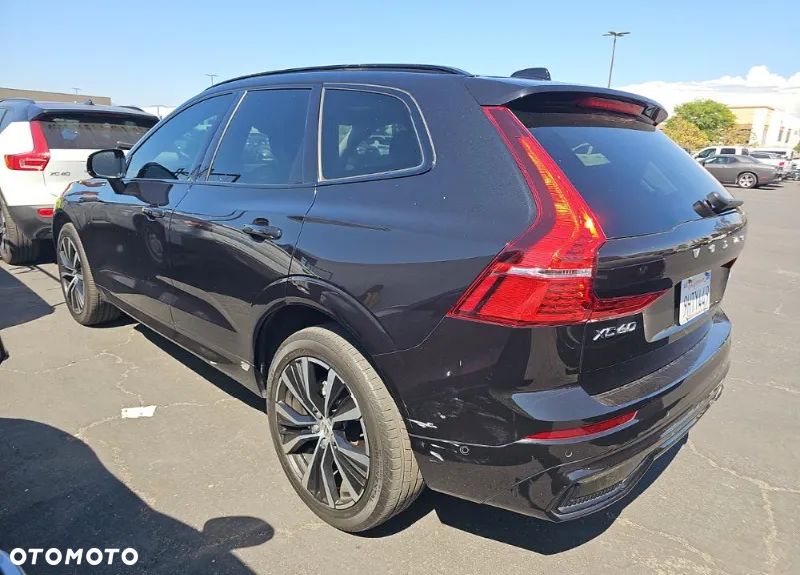 Volvo XC 60 B5 B AWD Plus Dark - 5