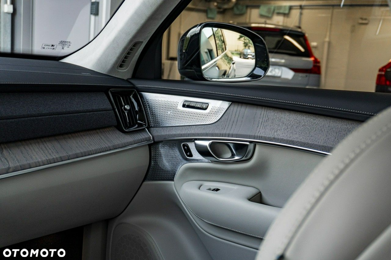 Volvo XC 90 - 26