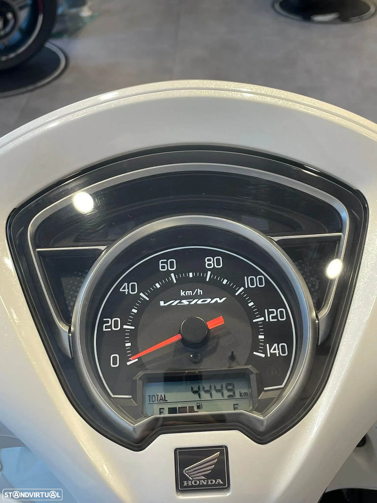 Honda Vision 110 - 2