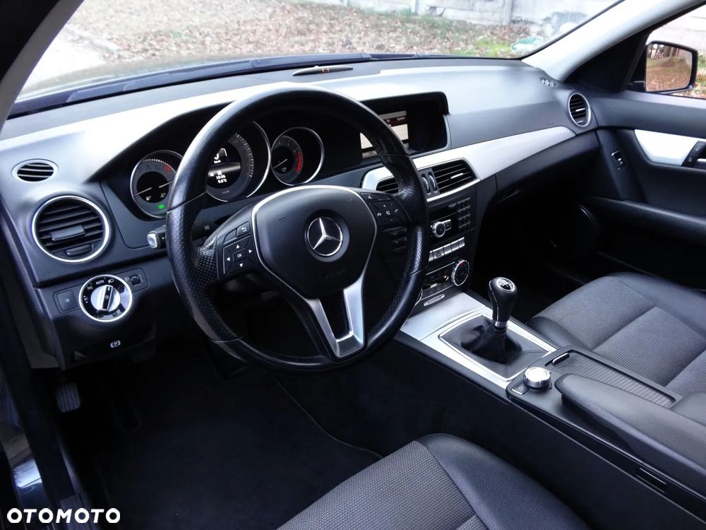 Mercedes-Benz Klasa C 180 Kompressor BlueEFFICIENCY Avantgarde - 15