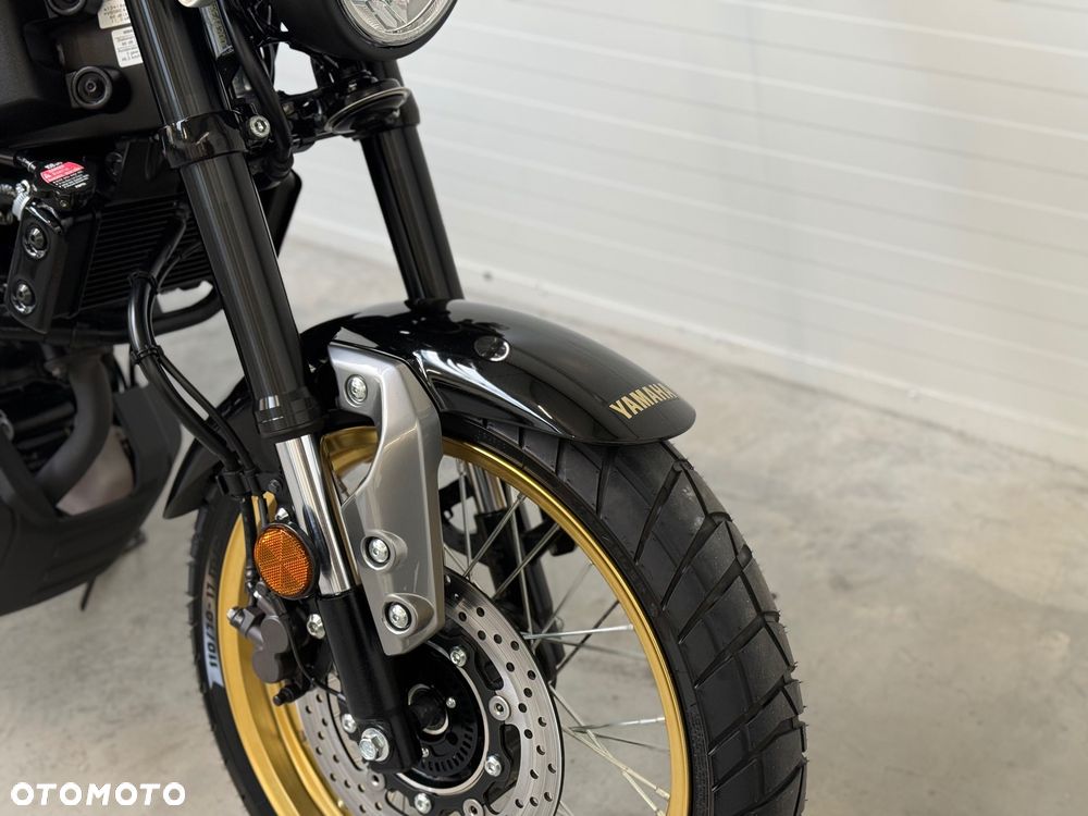 Yamaha XSR - 9