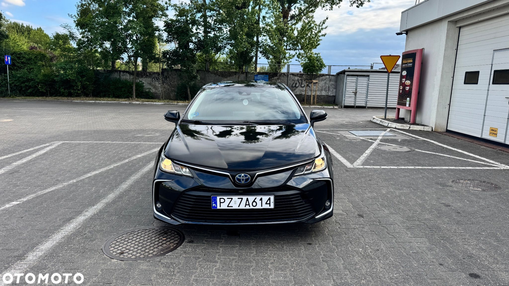 Toyota Corolla 1.8 Hybrid Active - 1