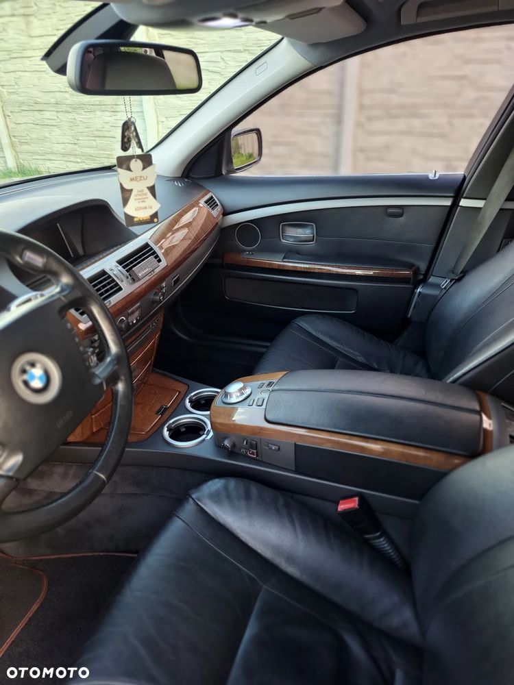 BMW Seria 7 - 12