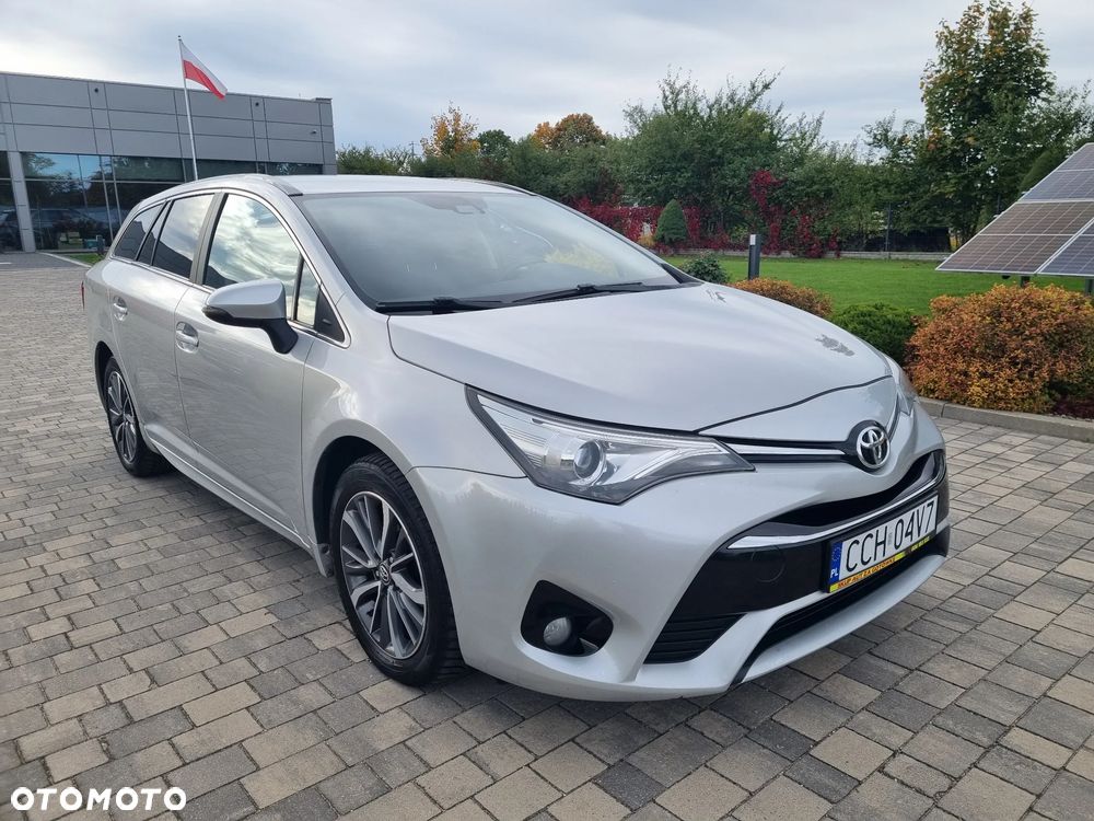 Toyota Avensis - 1