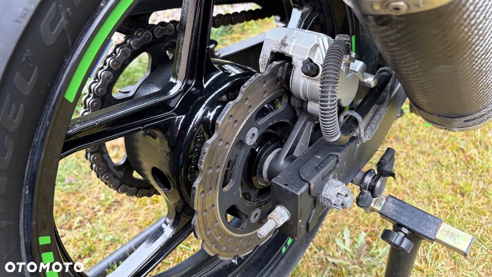 Kawasaki Ninja 250R - 12