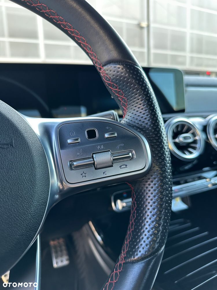 Mercedes-Benz Klasa A 180 7G-DCT Lim AMG Line Advanced Plus - 27