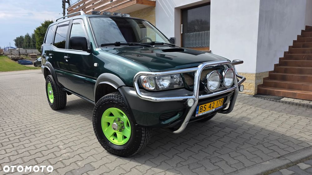 Nissan Terrano 2.7 TDi Comfort - 2