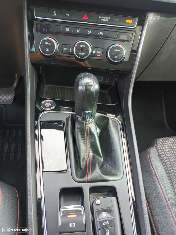 SEAT Leon ST 1.6 TDI FR DSG S/S - 19