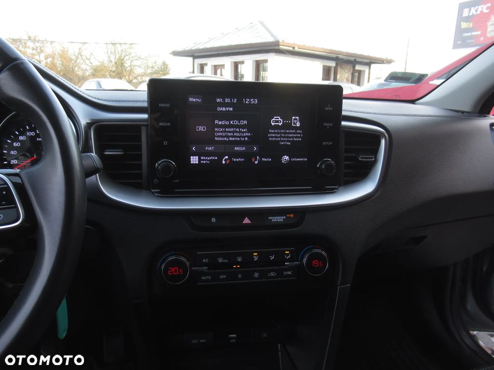 Kia Ceed 1.5 T-GDI M - 17