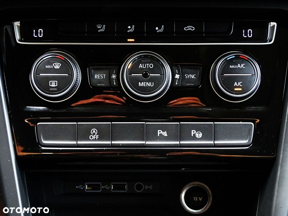 Volkswagen Touran - 34
