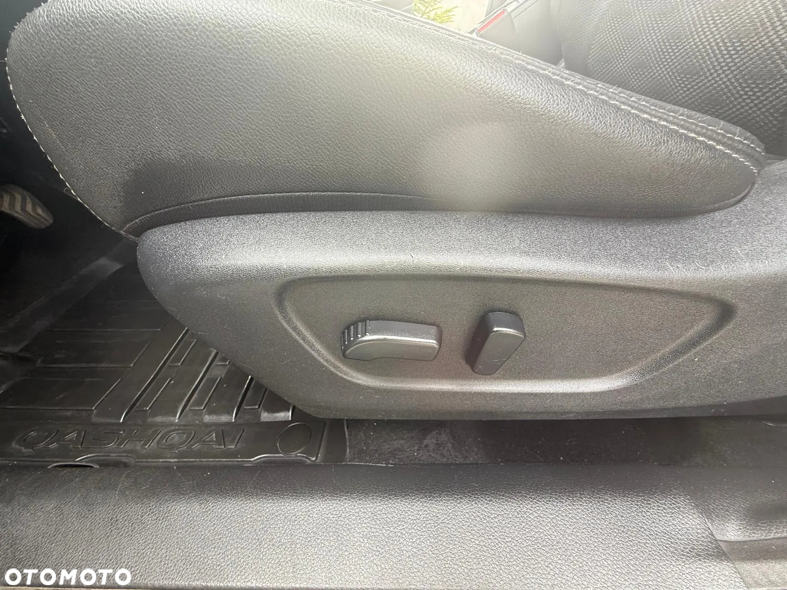 Nissan Qashqai 1.6 dCi DPF tekna - 23