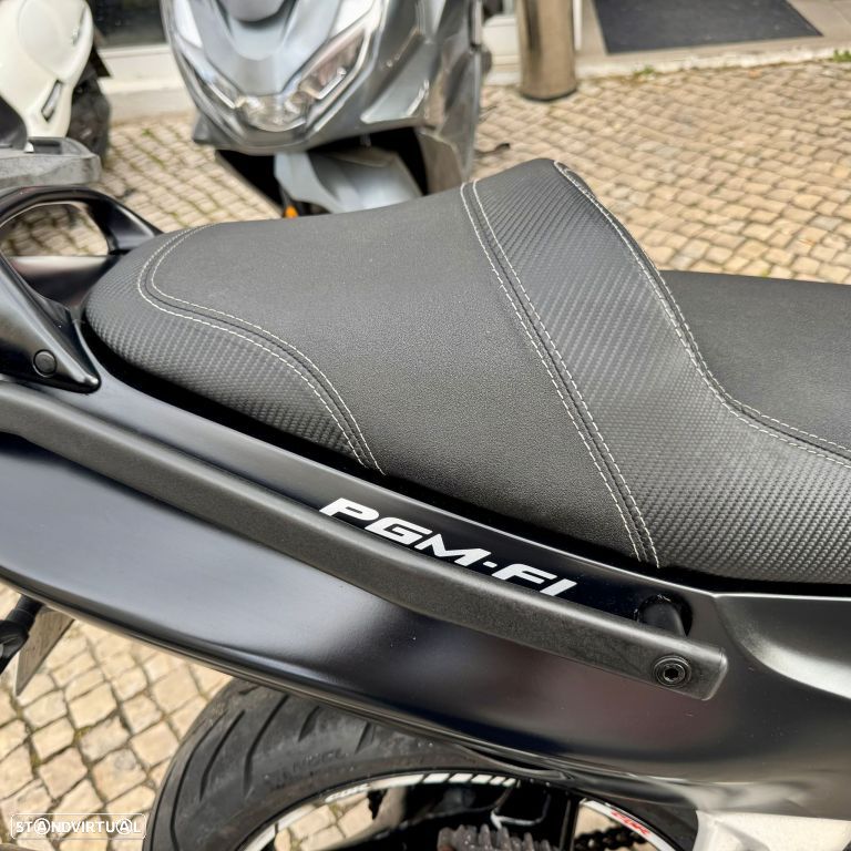 Honda CBR XX - 12