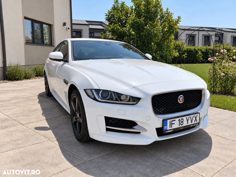 Jaguar Xe 2018 photo 3