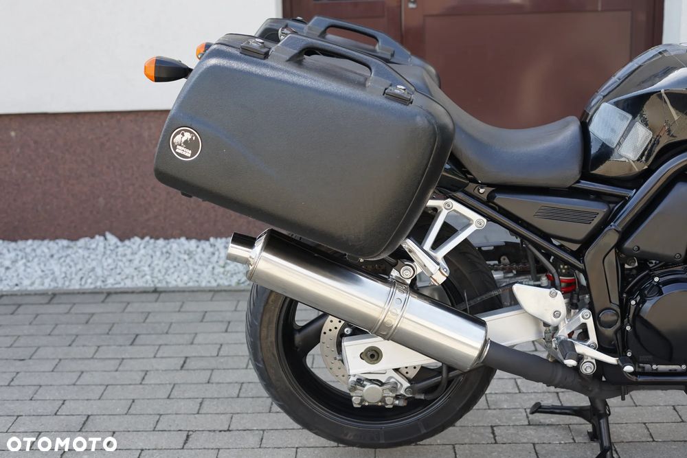 Yamaha FZS - 5