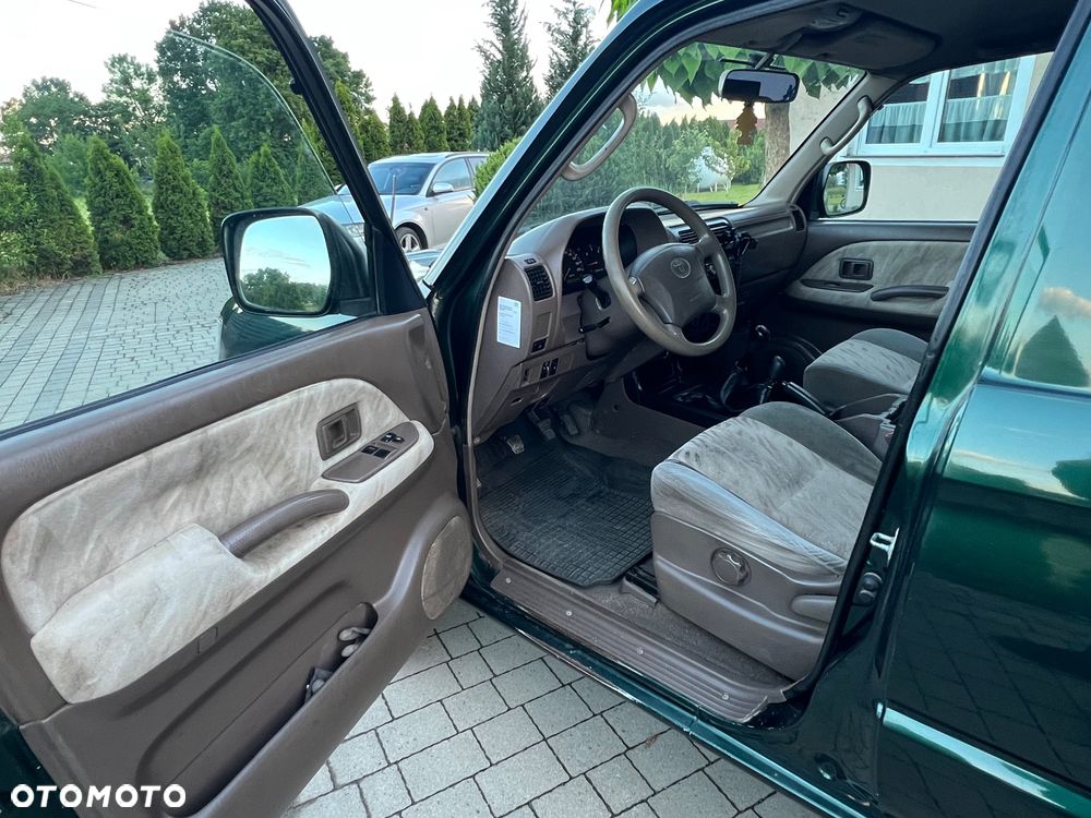 Toyota Land Cruiser - 12