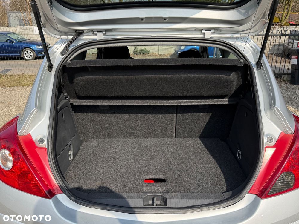 Opel Corsa 1.4 16V Sport - 23