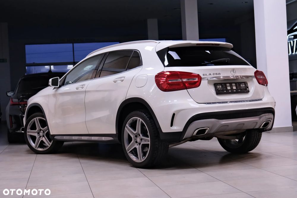 Mercedes-Benz GLA 250 7G-DCT SCORE - 12