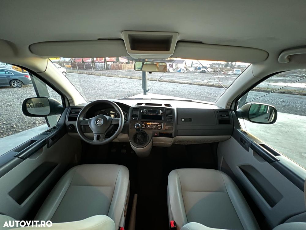 Volkswagen Caravelle - 7