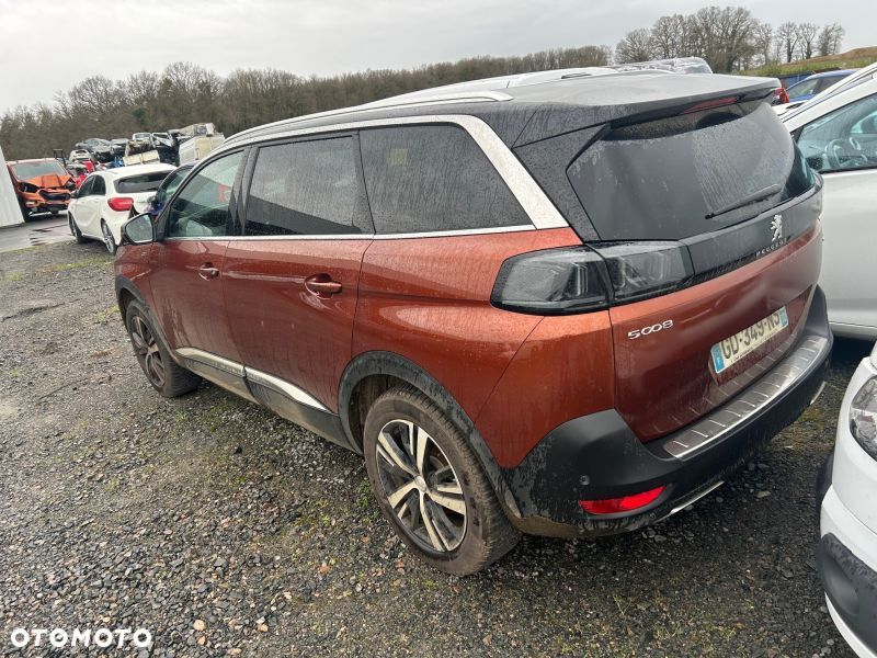 Peugeot 5008 - 3