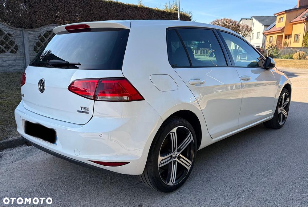 Volkswagen Golf - 6