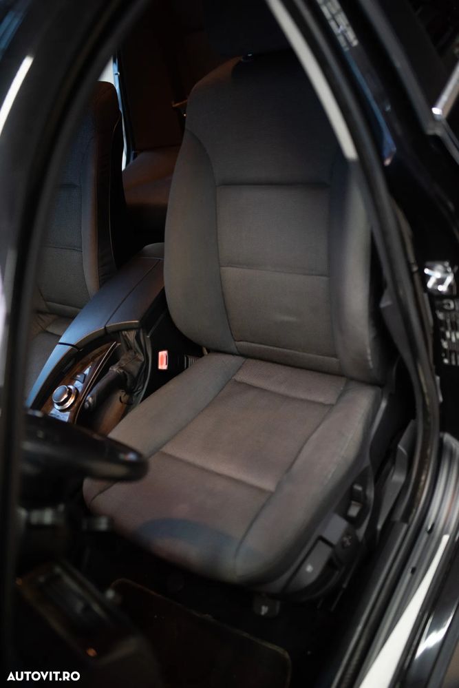 BMW Seria 5 520iA - 11