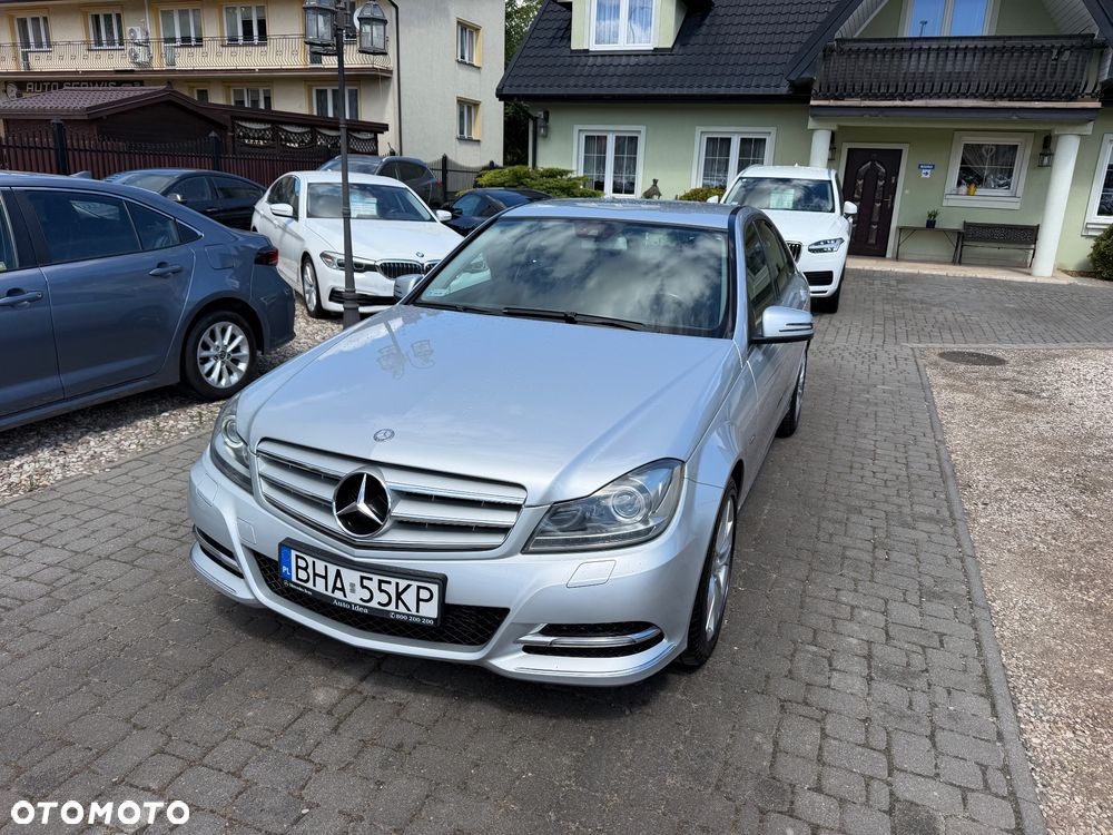 Mercedes-Benz Klasa C 180 CGI BlueEff Avantgarde - 22