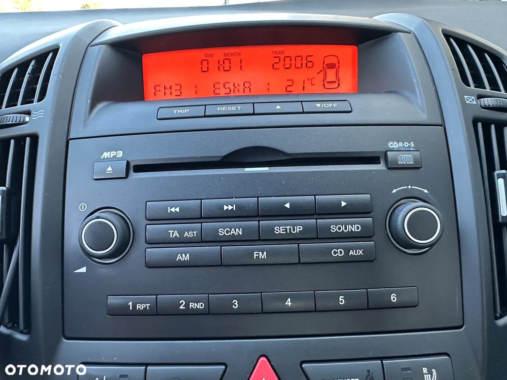 Kia Ceed - 16