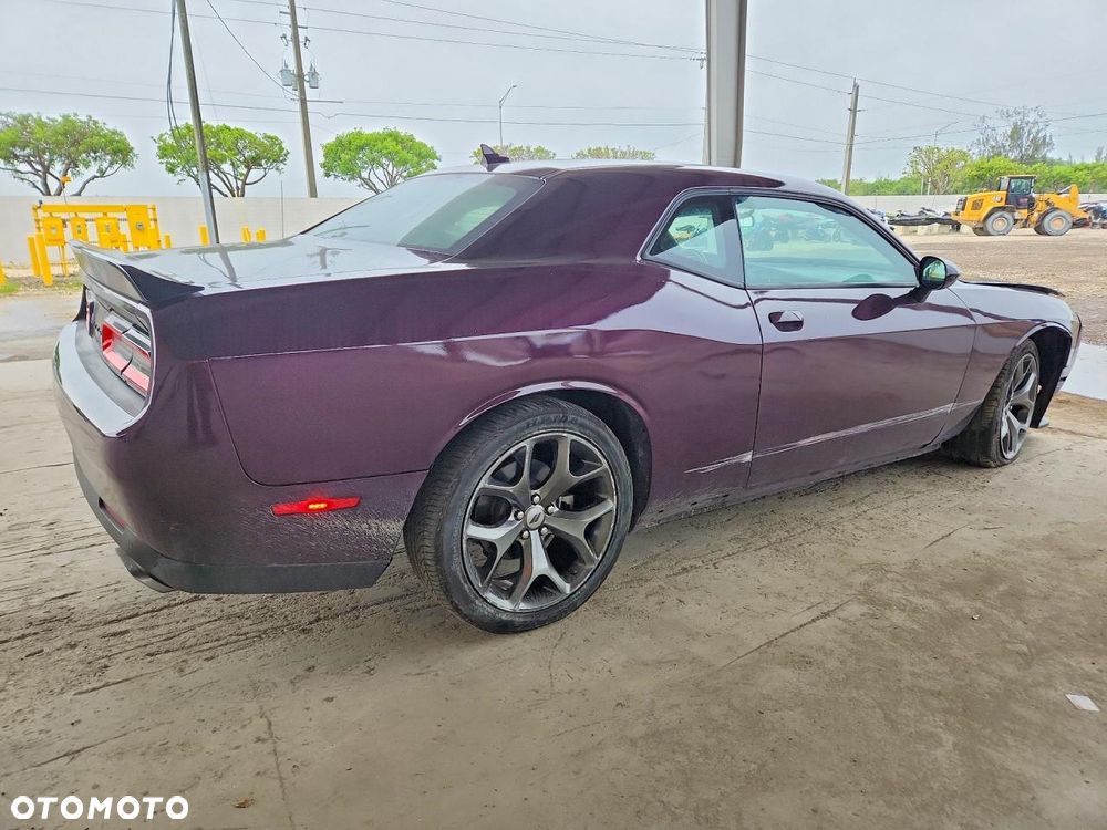 Dodge Challenger - 4