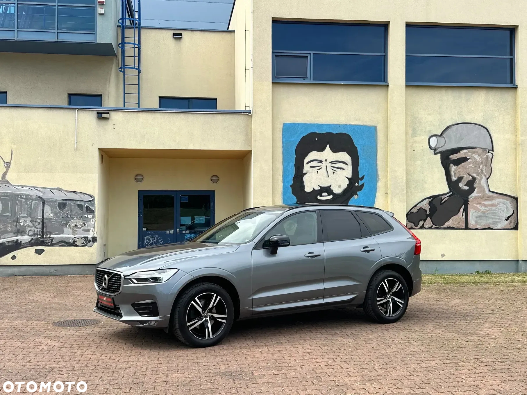 Volvo XC 60 D4 R-Design - 4