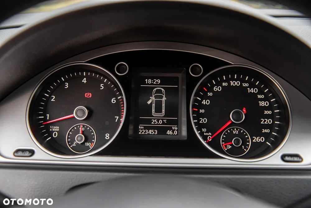 Volkswagen Passat - 21