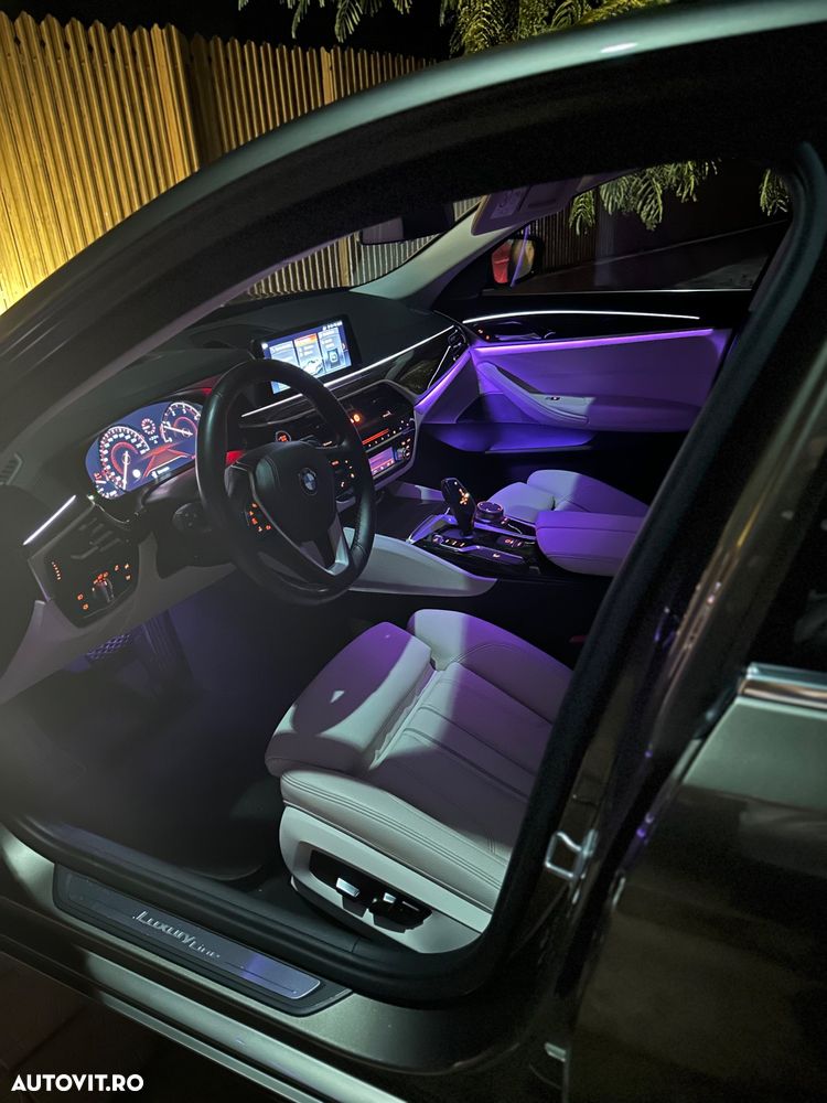 BMW Seria 5 520d AT - 36