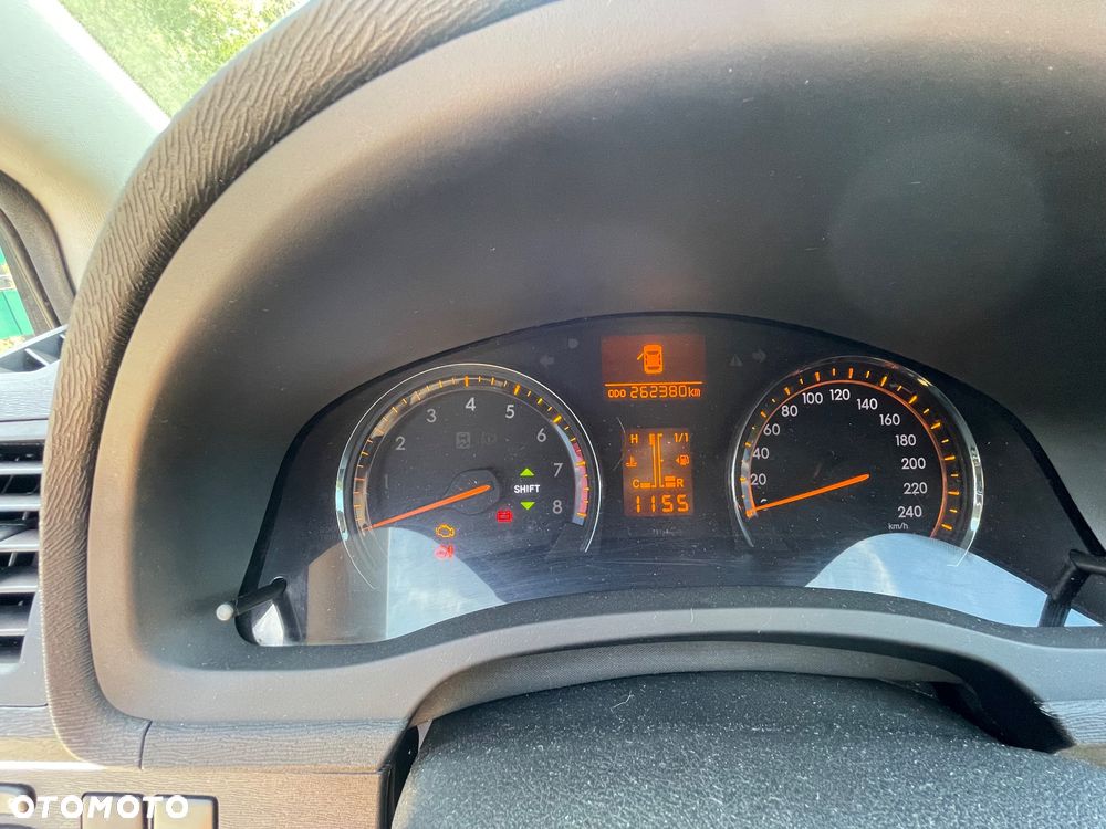 Toyota Avensis 1.8 Comfort - 10