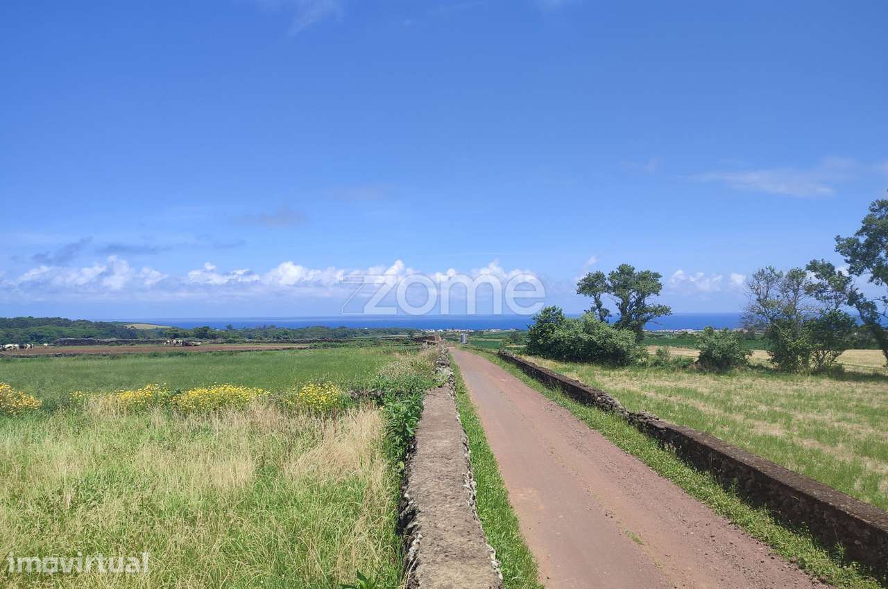 Terreno Agrícola com Vista Mar nas Calhetas, Ribeira Grande - Grande imagem: 2/11