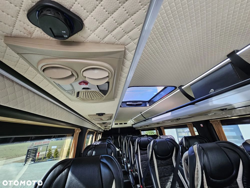 Mercedes-Benz Sprinter 519 - 11
