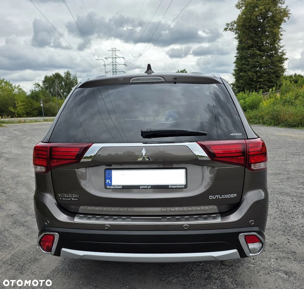 Mitsubishi Outlander 2.0 Instyle Navi 4WD CVT - 5