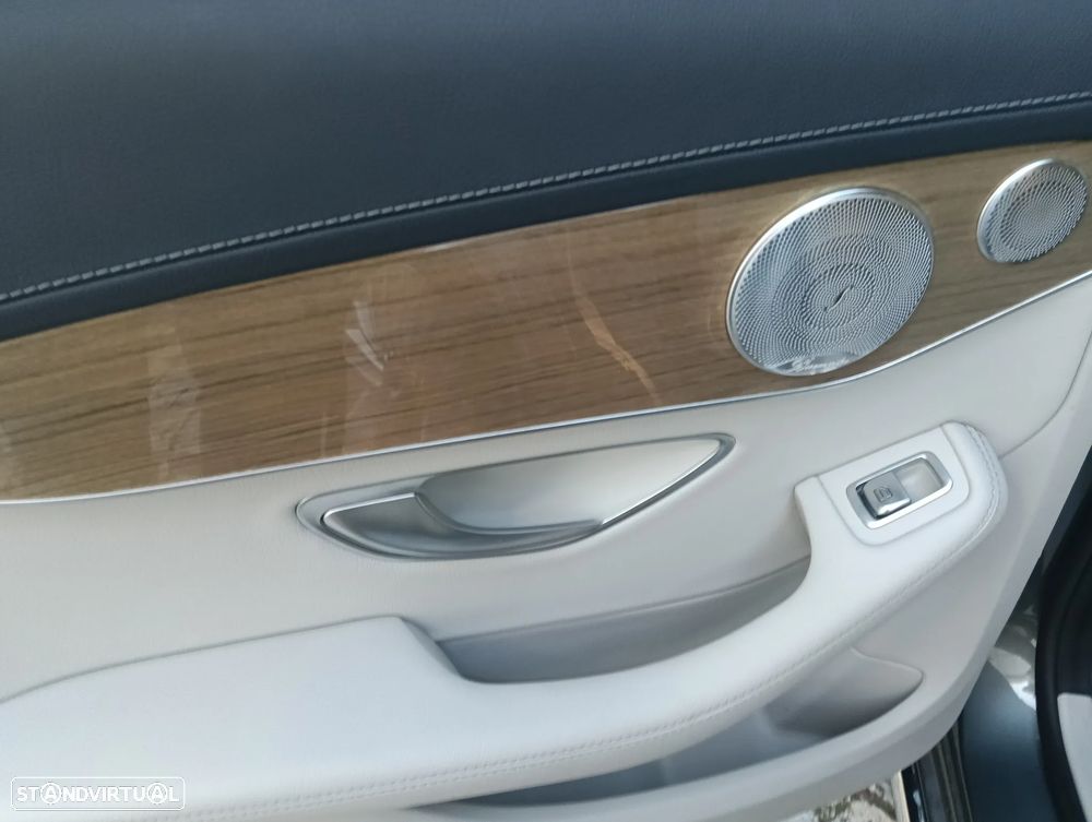 Mercedes-Benz C 300 h Exclusive - 24