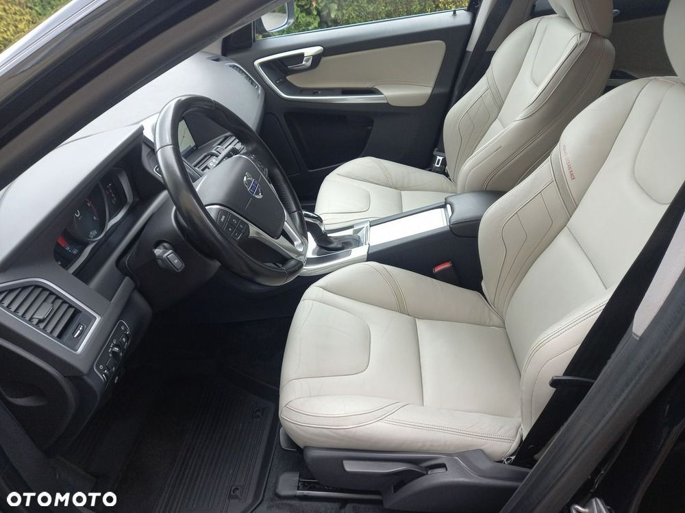 Volvo XC 60 D3 Drive-E Ocean Race - 33