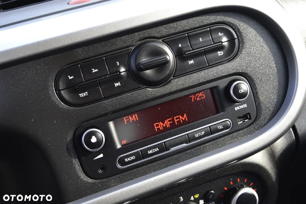 Renault Twingo SCe 70 Life EU6 - 26