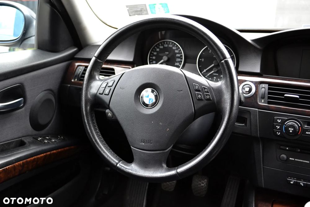 BMW Seria 3 320d - 14