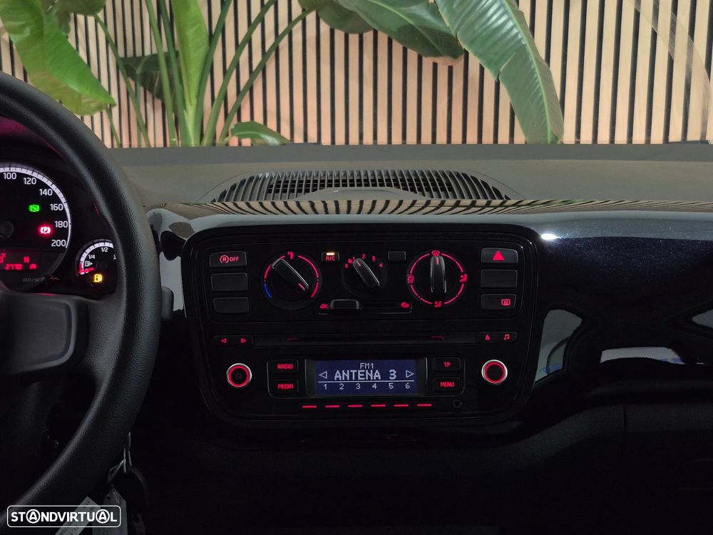 VW Up! 1.0 BMT Move Auto - 11