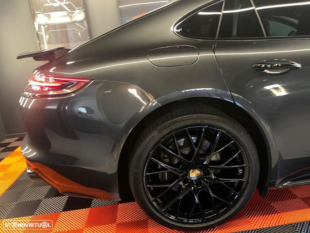 Porsche Panamera 4 E-Hybrid - 5