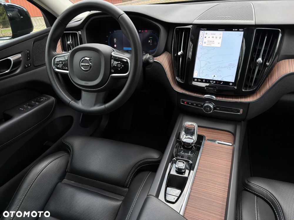 Volvo XC 60 T8 AWD Plus Dark - 18