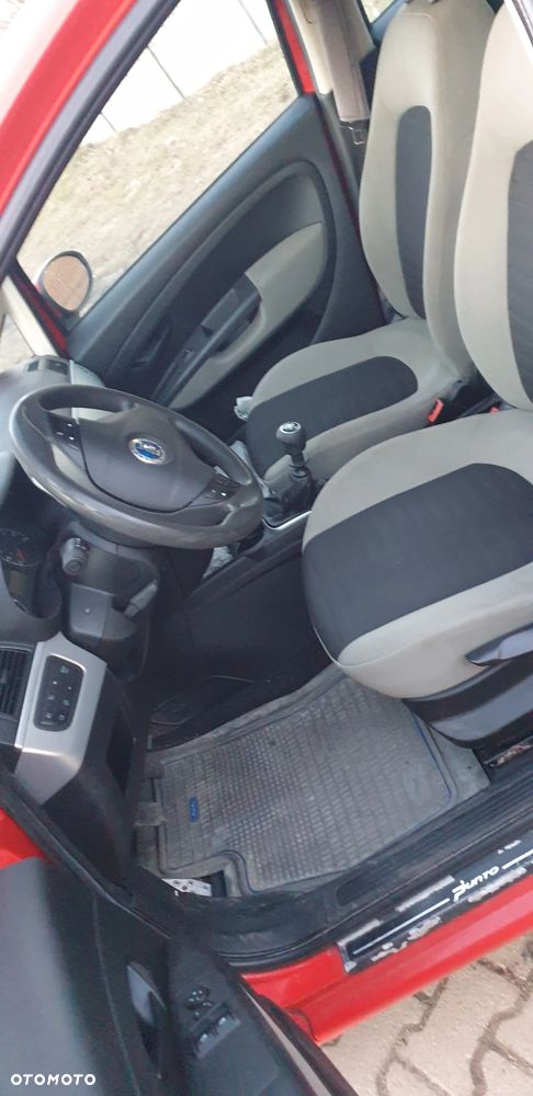 Fiat Grande Punto Actual 1.4 8V Estiva Blue&Me - 12