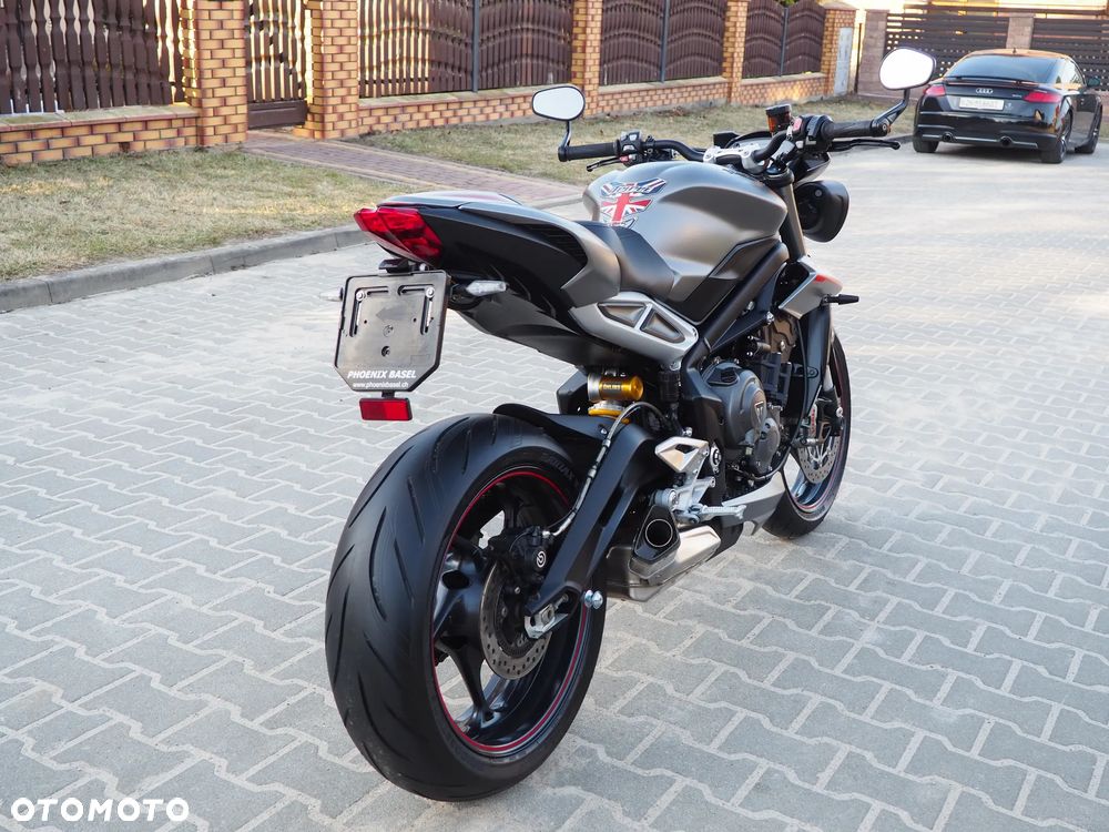 Triumph Street Triple - 12