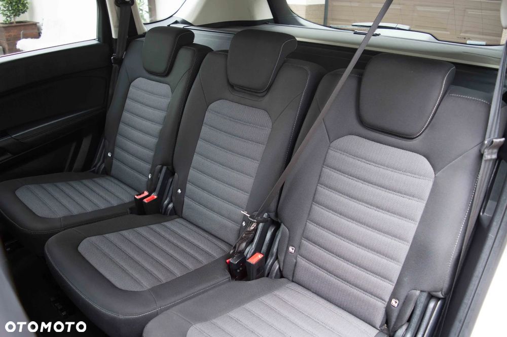 Ford S-Max 2.5 Duratec FHEV TITANIUM - 33