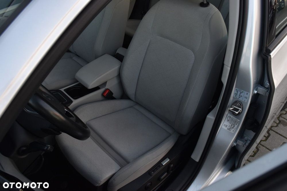 Volkswagen Golf Variant - 25