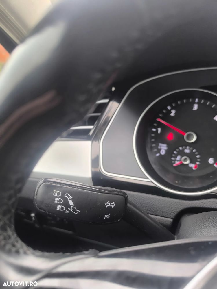 Volkswagen Passat 2.0 TDI (BlueMotion Technology) Comfortline - 14